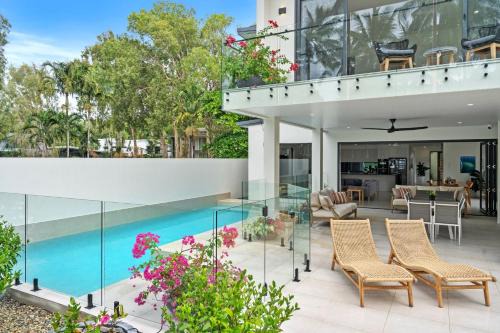 Palm Cove House | Belle Escapes Beach Manor
