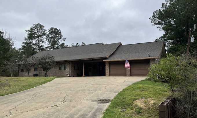 Anacoco House | Belle La Vie! Spacious Lake house with gorgeous views!
