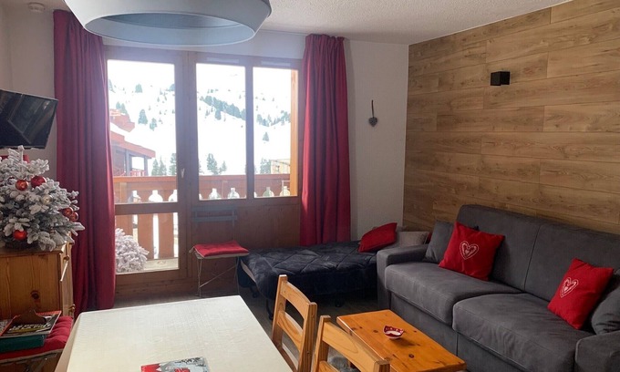 Belle Plagne Apartment | BELLE PLAGNE 2 rooms, sleeps 5-6, ski-in/ski-out + covered parking included