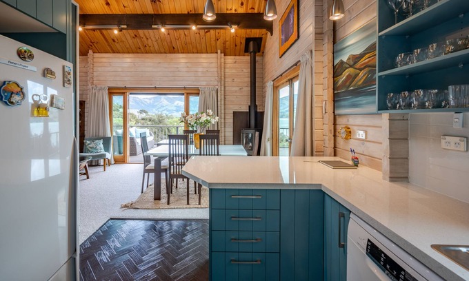 Akaroa House | Belle Vue Haven - Akaroa Holiday Home