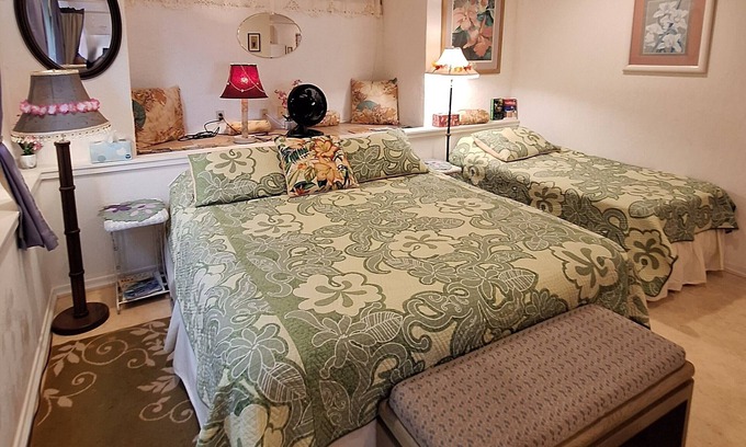 Captain Cook Bed & Breakfast | Belle Vue Kona B&B Orchid Suite – Breathtaking Views & Island Comfort