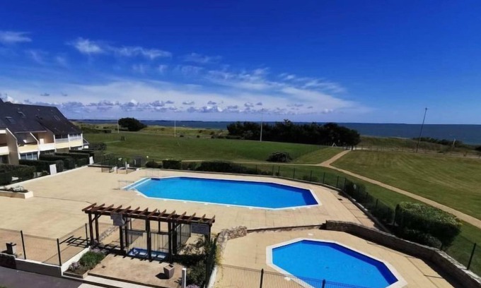 Damgan Apartment | Belle vue Mer et Piscine by Interhome