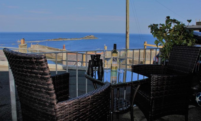 Gardenstown Apartment | Bellevue Holiday Cottage