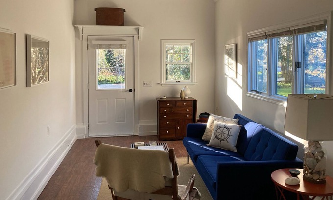 Bellport Cottage | Bellport Village cottage