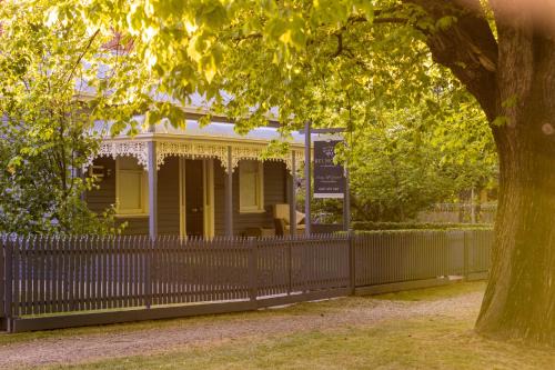 Beechworth House | Belmont at Beechworth 2 bedrooms, 2 bathrooms, 2 couples