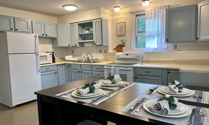 Camp Ellis Apartment | “Below Deck” at Ferry Beach - 2 bedroom apartment steps from the beach!