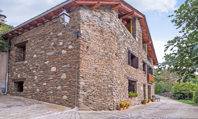 Isavarre Apartment | Belvilla by OYO Cobert d'en Piarró