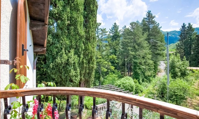 Fivizzano Villa | Belvilla by OYO Villa Cerignano