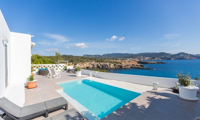Cala Comte Villa | Belvilla by OYO Vista de Mar