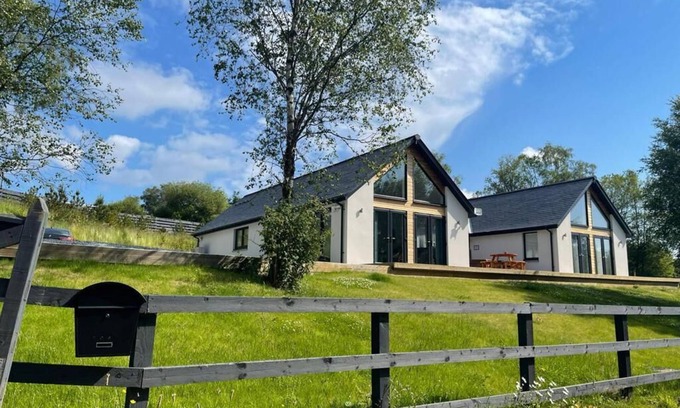 Spean Bridge Villa | Ben Nevis Scottish Highlands - Camden House Holidays. 5* Villa with hot tub