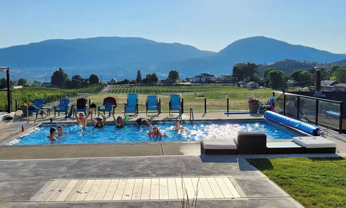 Okanagan-Similkameen House | Benchview Estate - pool, views, premium location! Licence # 00115339