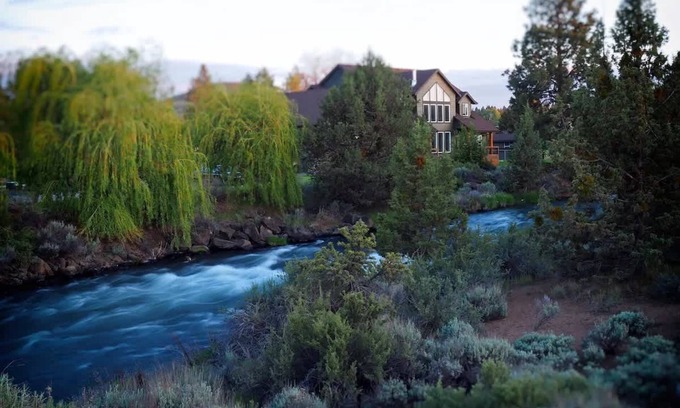 Mountain View House | Bend at it's Best for 14! 6 King Beds! EV