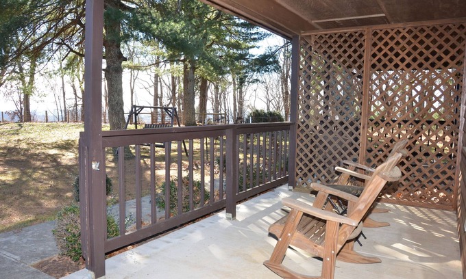 Copper Hill Hotel | Bent Mountain Lodge
