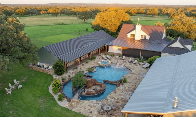 Burnet House | Bent Oak Highland Ranch | Events | Concierge Services
