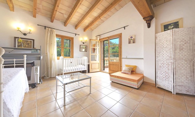 Andraitx House | BeOnHolidays Can Perxota
