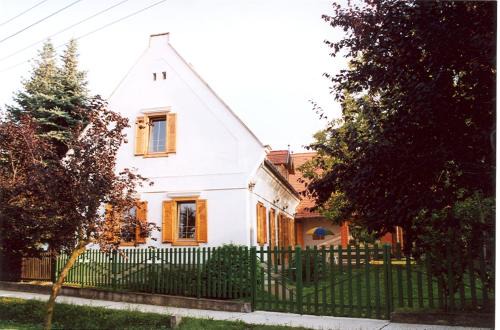 Balatonbereny House | Berek Ház