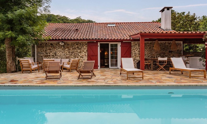 Espelette House | Bergerie Rénovée Avec Piscine Dans un Écrin de Verdure