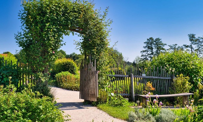 Illmensee Hotel | Berggasthof Höchsten