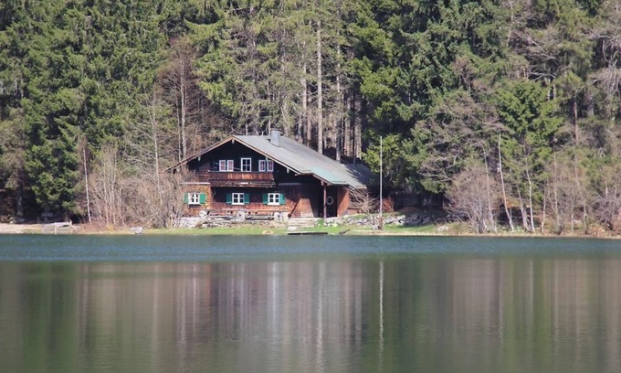 Spitzingsee House | Berggasthof Willy Merkl