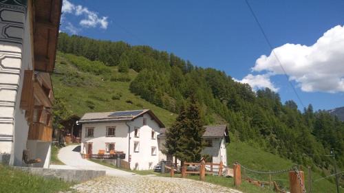 Val Muestair House | Berghaus am Sonnenhang Valpaschun