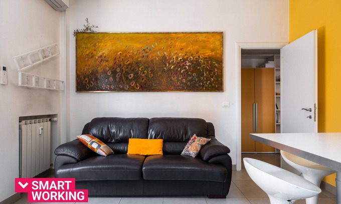 Saragozza-Porto Apartment | Bergonzoni Modern Apartment by Wonderful Italy