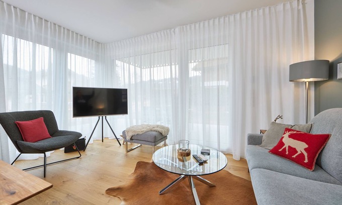 Garmisch-Partenkirchen Apartment | BergZeit - Modern ground floor flat with garden