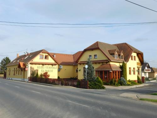 Kormend Hotel | Berki Vendéglő és Hotel