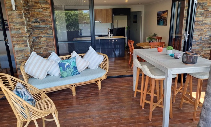 Bermagui Apartment | Bermagui Coastal Hideaway. Pet Friendly