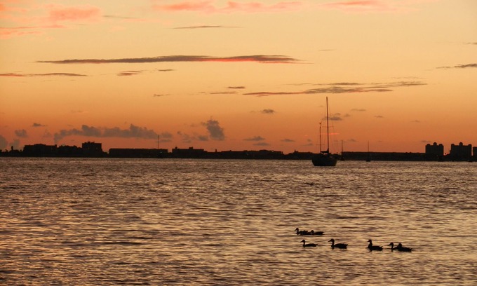 Bayview Condo | Bermuda Bay Beach Club - Renovated Townhouse Freshly painted 2025