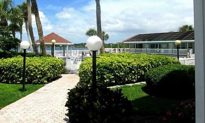 Bayview Condo | Bermuda Bay Gated Beach Club - Townhouse With New Renovation