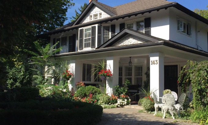 Old Town Historic District Bed & Breakfast | Bernard Gray Hall Bed and Breakfast