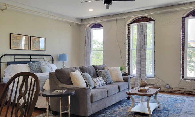 Laurel Condo | Bertha at the Laurel Lofts