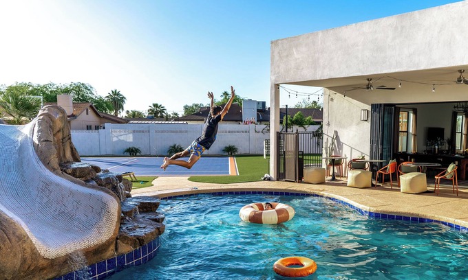 Paradise Valley Village House | Bespoke Playhaus of Scottsdale: Open Sky Estate