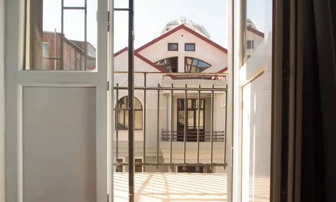 Vake Condo | Best area: Large apartment with cleaning servicenn