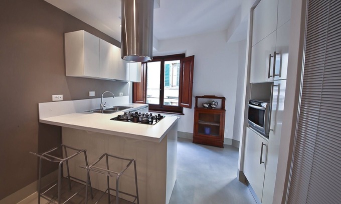 Sant' Ambrogio Apartment | BEST DEAL in downtown Florence AirCon INCLUDED+free wi-fi