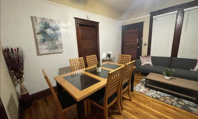 University Heights Apartment | Best deal in Gainesville 1 of 3