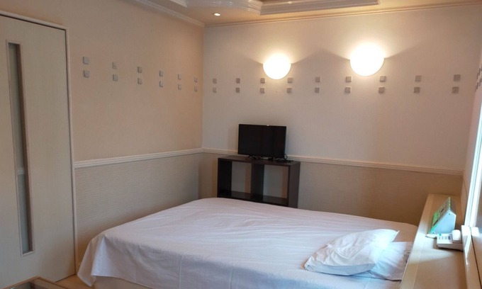 Honjo House | Best for Workation AQA Hotel 211 / Honjo Saitama