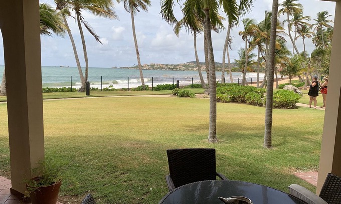 Candelero Abajo Apartment | Best Ground Floor Beach Front @ Crescent Beach