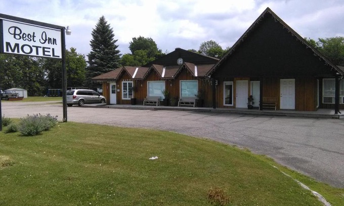 Smiths Falls Hotel | Best Inn Motel