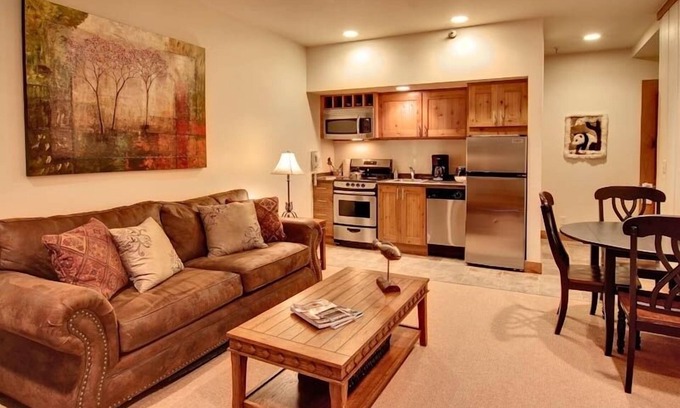North Park City Condo | BEST LOCATION: 50 steps to the lift+ Pool+ Hot Tub