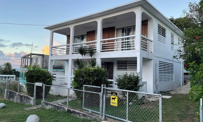 Esperanza House | Best Location, Caribbean views, Off street parking, walk everywhere.