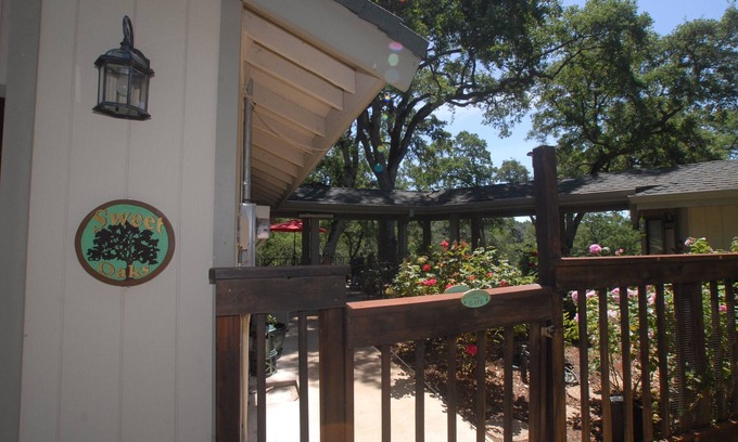 Plymouth House | Best Location for Shenandoah Valley & Historic Towns