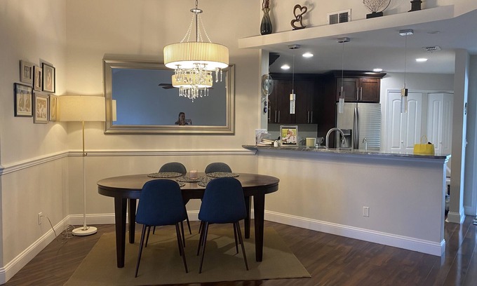 Biggar Condo | Best location to be in!2/2 condo close to Sanibel and Fort Myers beaches!