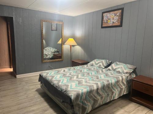 Greater Grand Crossing Hotel | Best Motel By OYO Chicago I-90