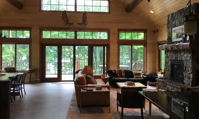 Hackensack Cabin | BEST of Both Worlds: New, private Log Lodge with Resort benefits!