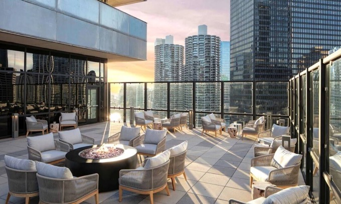 Downtown Chicago Resort | Best Place to Stay in Chicago! Relaxing Unit w/City View, Pets Allowed!