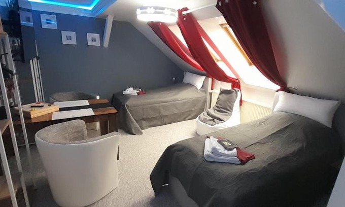 Wittenberge Apartment | Best-Preis -VIP Lounge- mit Netflix, Self-Check-In, eBike Ladestation, Fahrradraum, WLAN und Netflix - direkt am Elberadweg im Herzen von Wittenberge