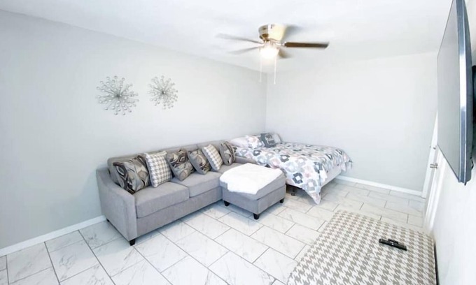 Biggs Field Apartment | Best Price in Town Su