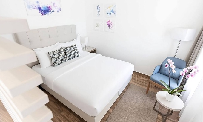 Ulcinj Hotel | Best Value, Quality Stay! Relaxing Unit w/Seaview, Outdoor Pools, FREE Parking!