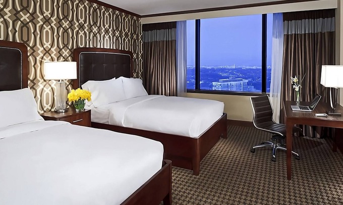 Alexandria West Hotel | Best Value, Quality Stay! 2 Spacious Units, Pool, Parking, Pets Allowed!
